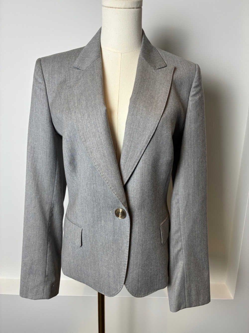 Aquascutum London Gray Tailored Single-Button Blazer